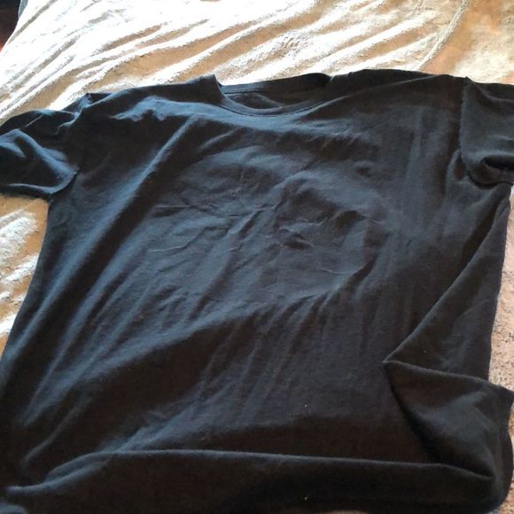 Gildan Halloween tshirt sz large Spider/Moon/All Hallows Eve black,white/yellow - Picture 9 of 15